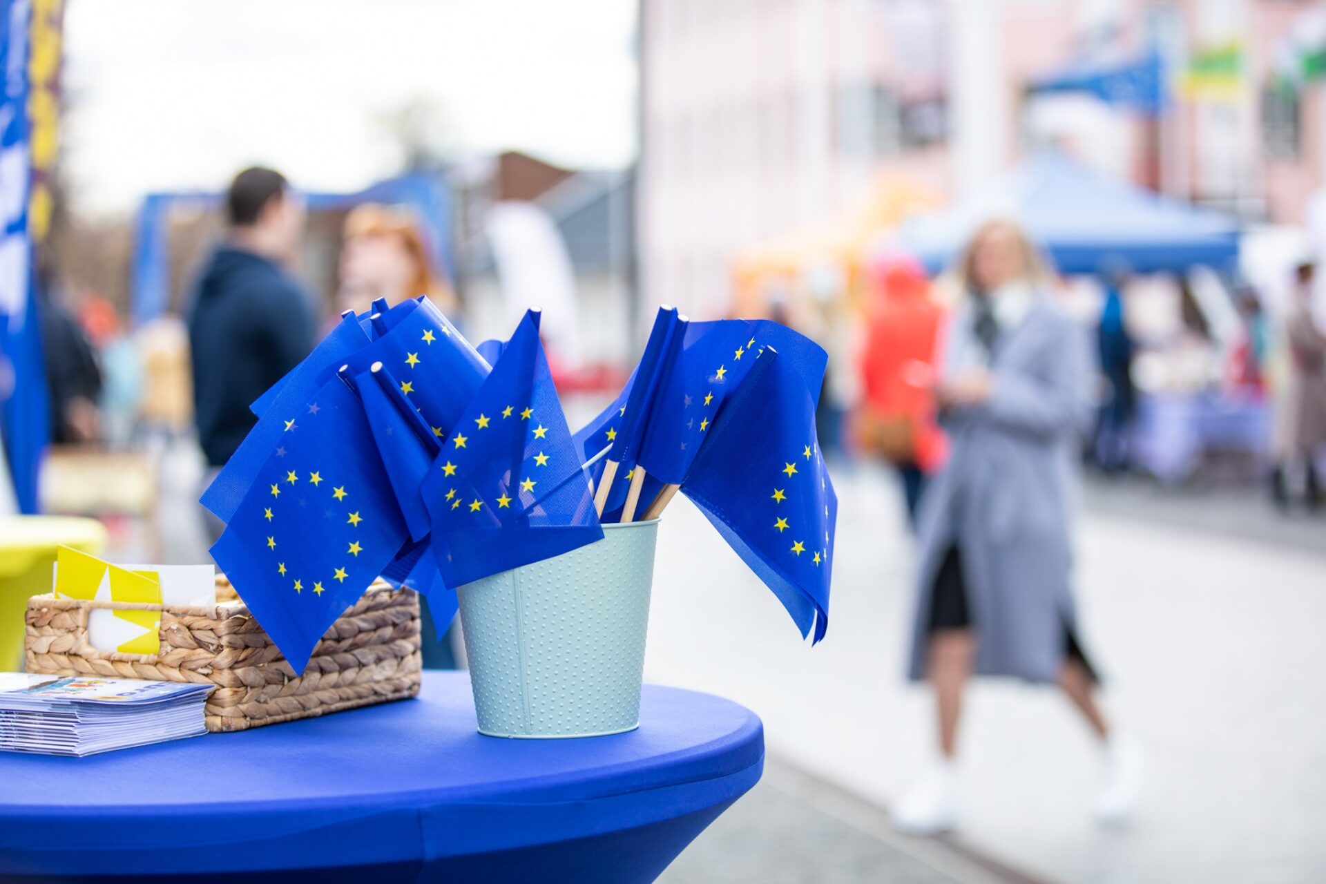 Laupäeval, 9. mail kell 10–16 toimuv Euroopa päev ja Uma Mekk Kevadlaat Võru keskväljakul ühendab kohaliku toidu, kultuuriprogrammi, arutelud ning kogukonda kaa